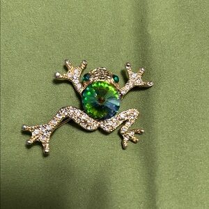Gold and Green Frog Brooch